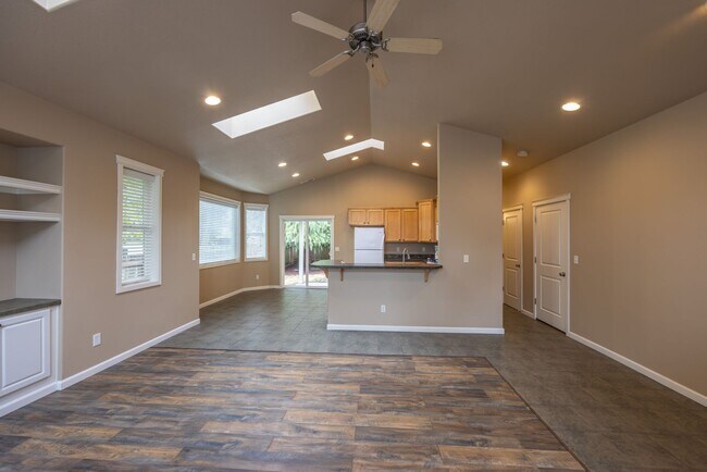 Building Photo - One Level Ranch Home - Three Bedrooms with Central Air / No HOA