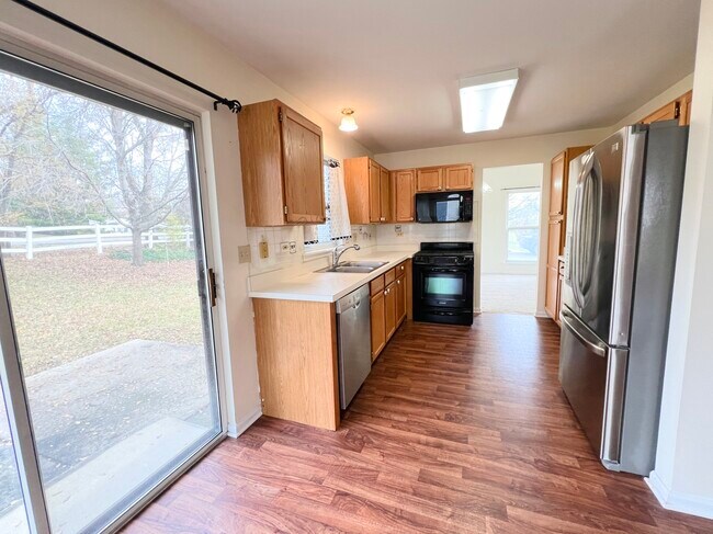 Building Photo - 2006 Aspen Dr