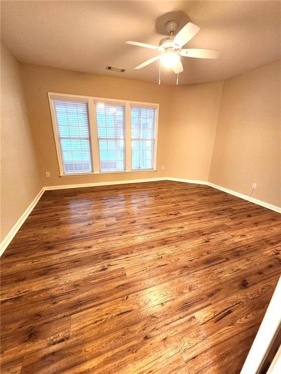 Building Photo - 6111 Longleaf Dr