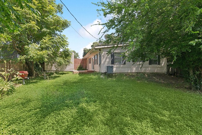 Building Photo - Cozy Oasis in Metairie: Your Dream Home Awaits!