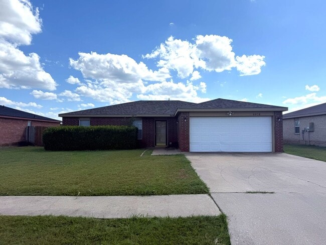 Primary Photo - 4404 Secretariat Dr