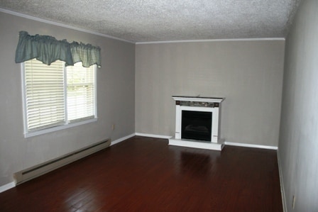 Building Photo - Cute 2 bedroom Ranch home in Hendersonville!