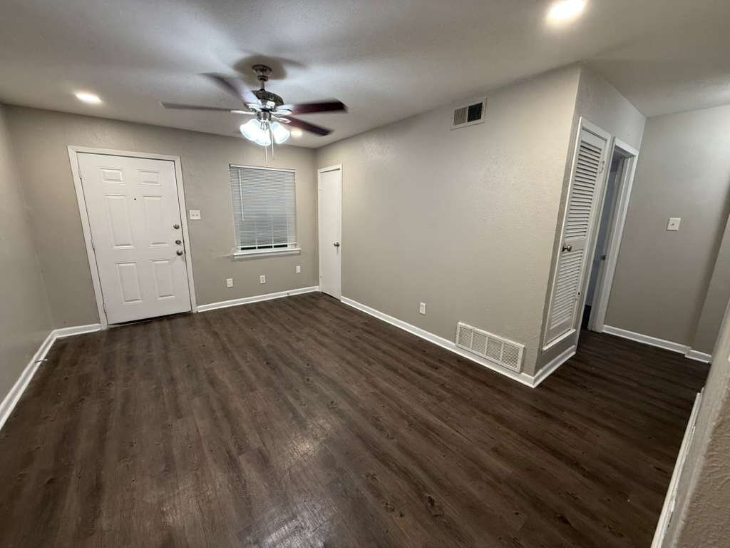 Building Photo - 2522 Normont Cir