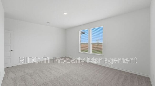 Building Photo - 966 Bluegrass Pt