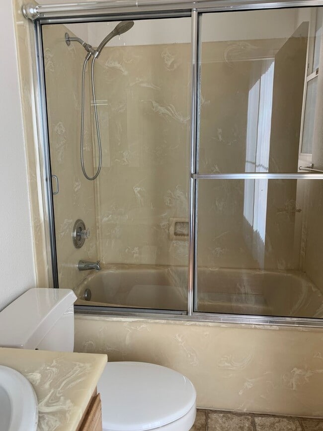 Building Photo - Fabulous in Coronado!