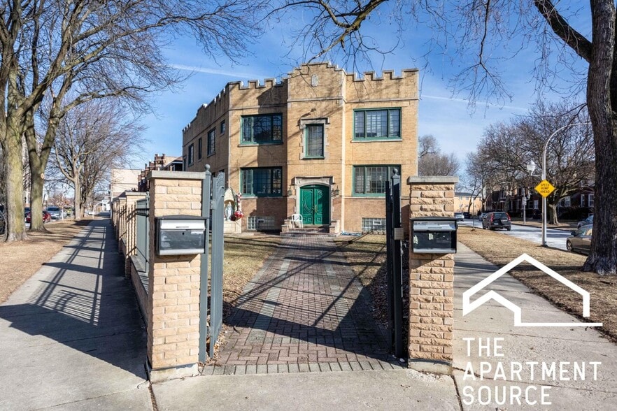 Building Photo - 3100 N Harding Ave