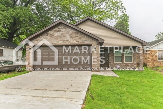 Primary Photo - 1521 Allen St