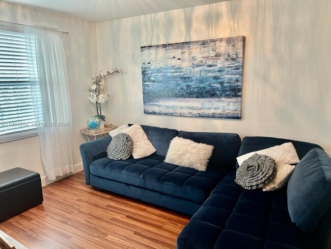 Building Photo - 4046 Eastridge Dr