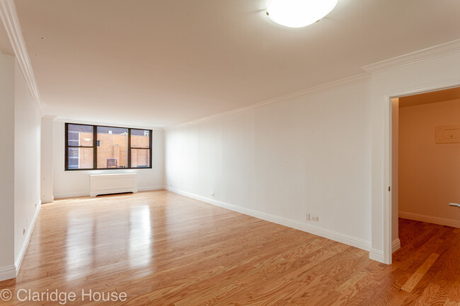 Interior Photo - Claridge House