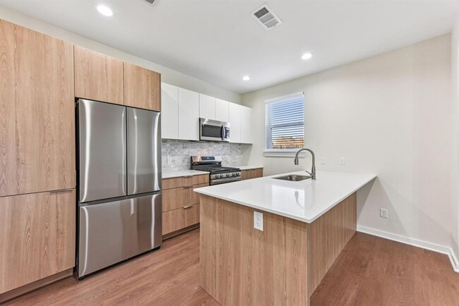 Building Photo - 17012 Marsh Wren Pass