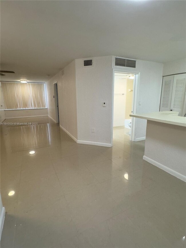 Building Photo - 2851 N Oakland Forest Dr