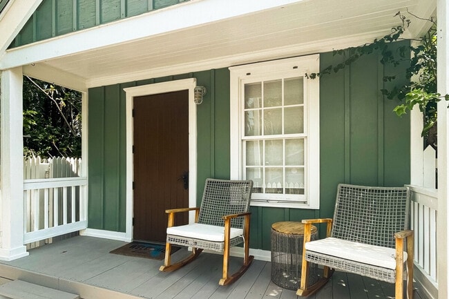 Building Photo - 1011 Howe St