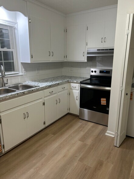 Building Photo - 5290 Waterlick Rd