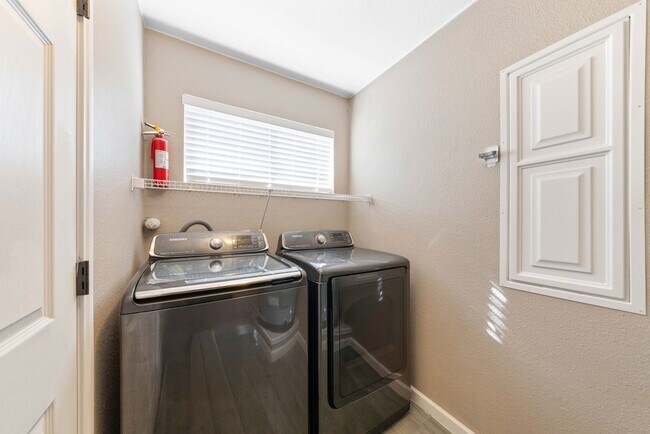 Building Photo - 219 Coriander Bend