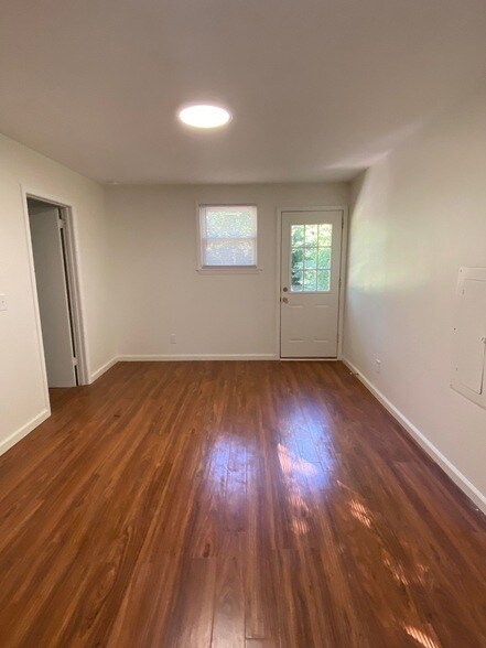 Building Photo - 3232 Hinkle Dr