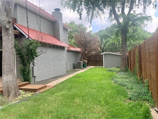 Building Photo - 4003 Tablerock Dr