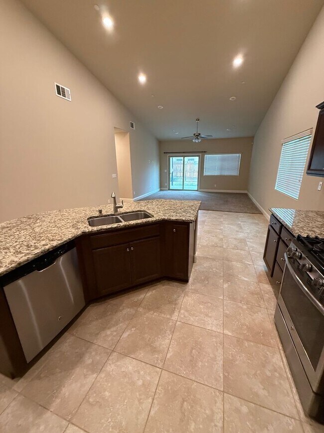 Building Photo - Charming Loma Vista Home