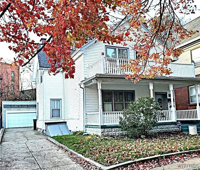 Building Photo - 116 College St