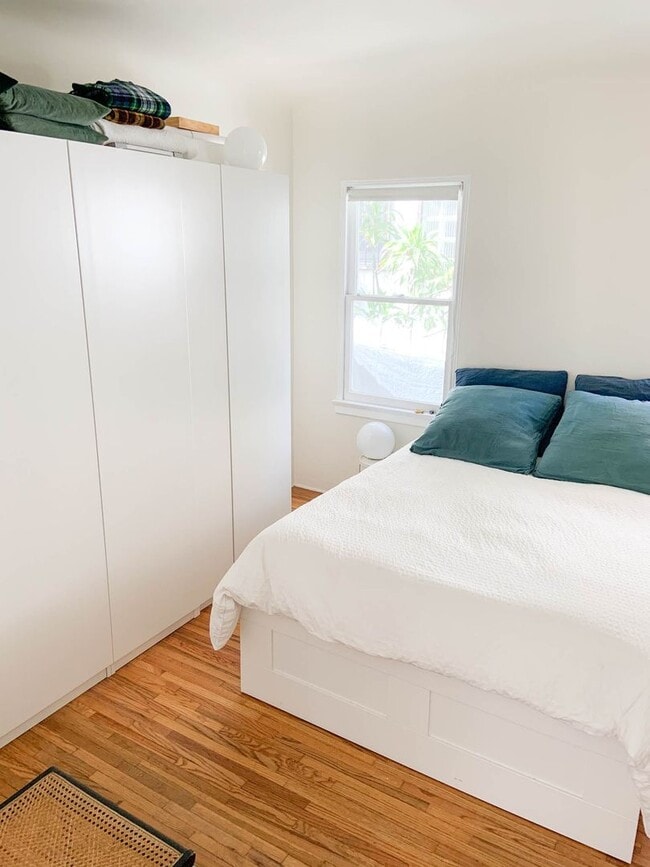 Building Photo - VENICE BEACH COTTAGE