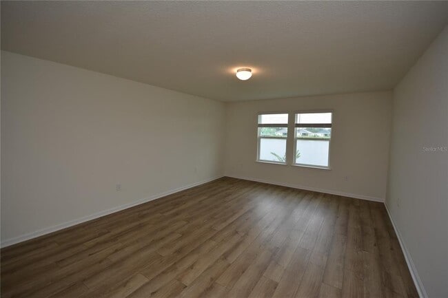 Building Photo - 19 Waverly Ln