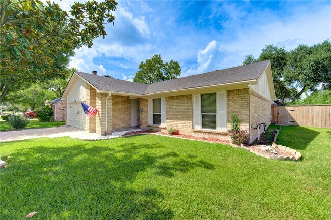 Primary Photo - 3702 Royal Manor Dr