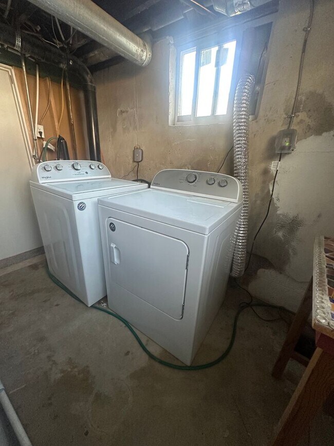 Building Photo - GORGEOUS West Valley Home!!!