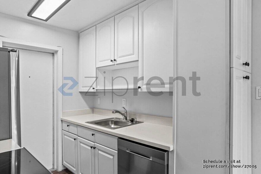 Building Photo - 3385 La Selva St