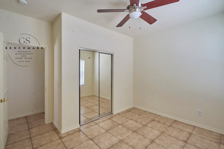 Building Photo - 4211 E Wading Pond Dr