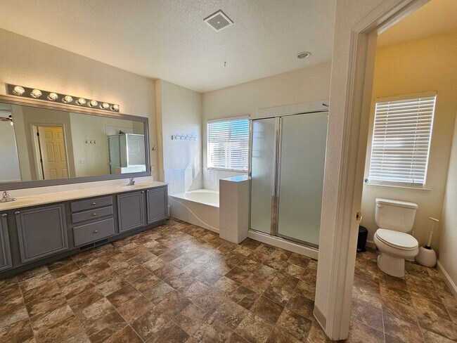 Building Photo - Cold Springs Beauty - Immaculate Newer Hom...