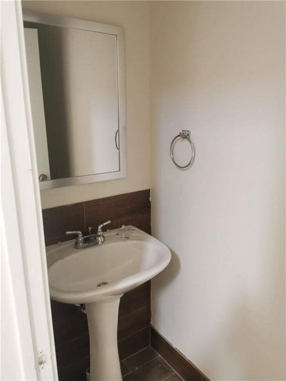 Building Photo - 3207 Barksdale Dr