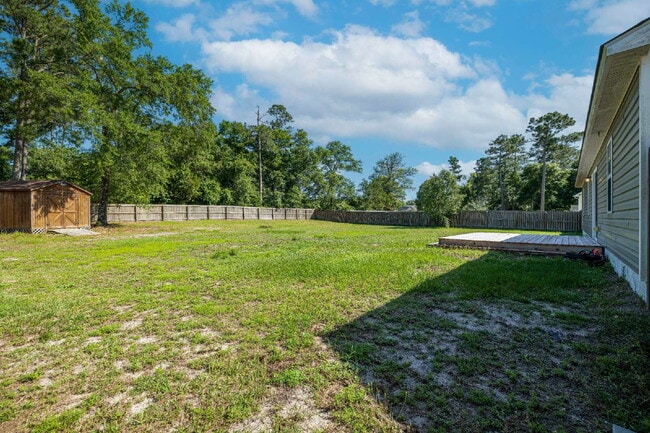 Building Photo - Vista Cay