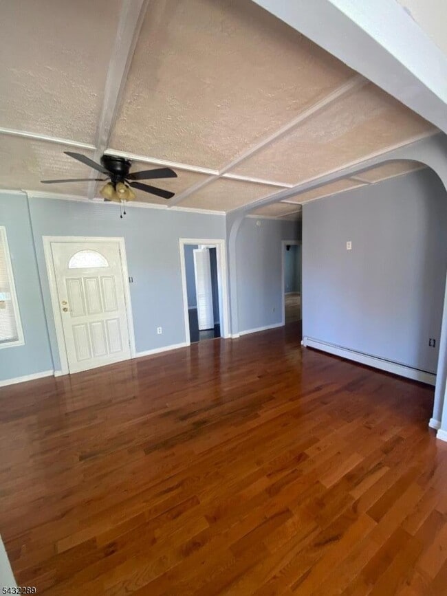 Building Photo - 17 Walnut Terrace
