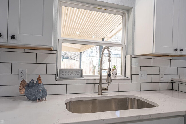 Building Photo - 474 Ridge Haven St