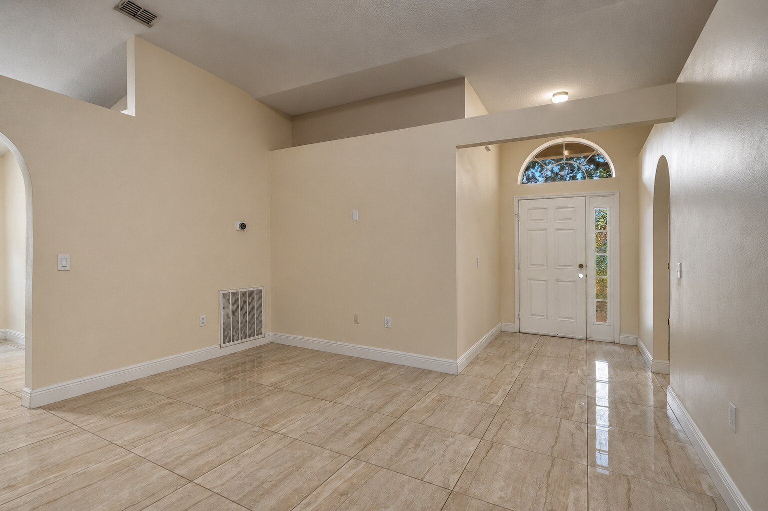 Building Photo - 537 Mason Dr