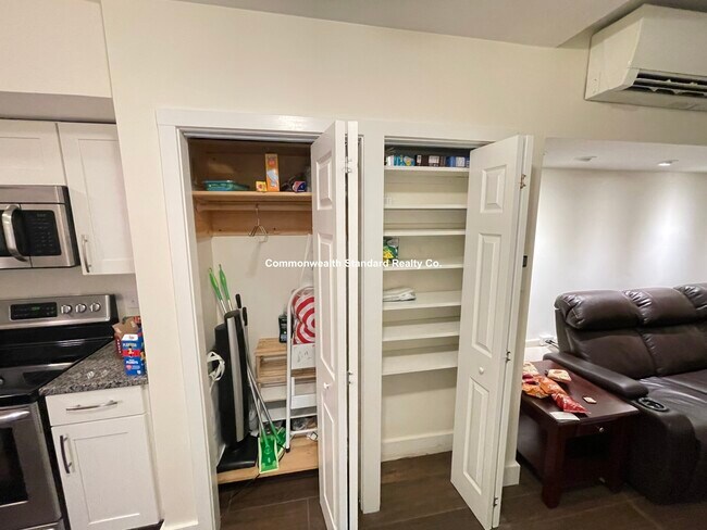 Building Photo - 48 Beacon St