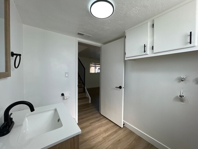 Building Photo - Beautifully Remodeled 2-Bedroom Duplex by Provo River Trail