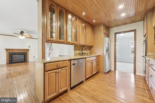 Building Photo - 11607 River Meadows Way