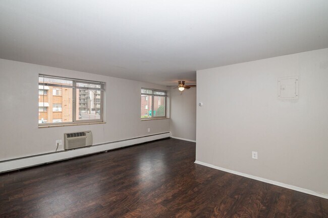 Building Photo - 809 N Dexter St