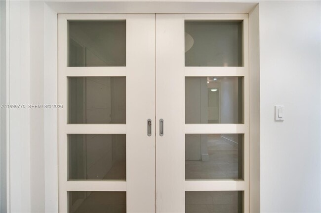 Building Photo - 181 Crandon Blvd