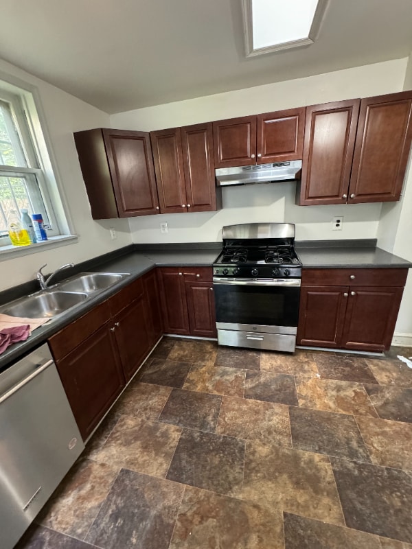 Building Photo - 208 S 41st St