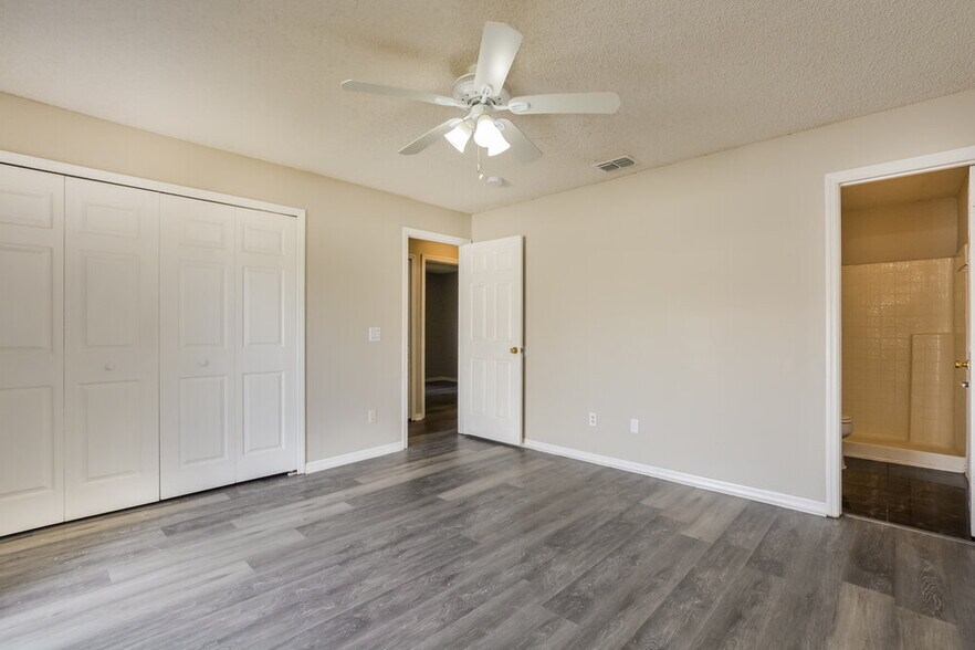 Building Photo - 5529 New Cambridge Rd