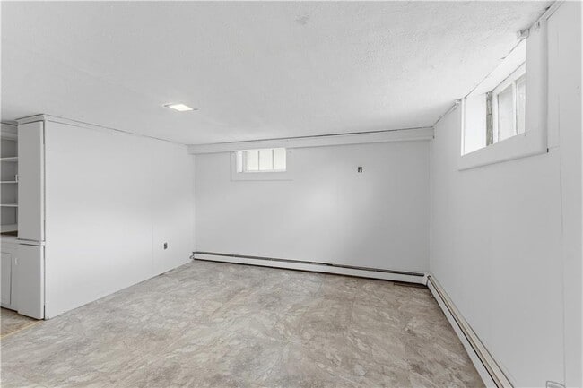 Building Photo - 102 Overhill Rd