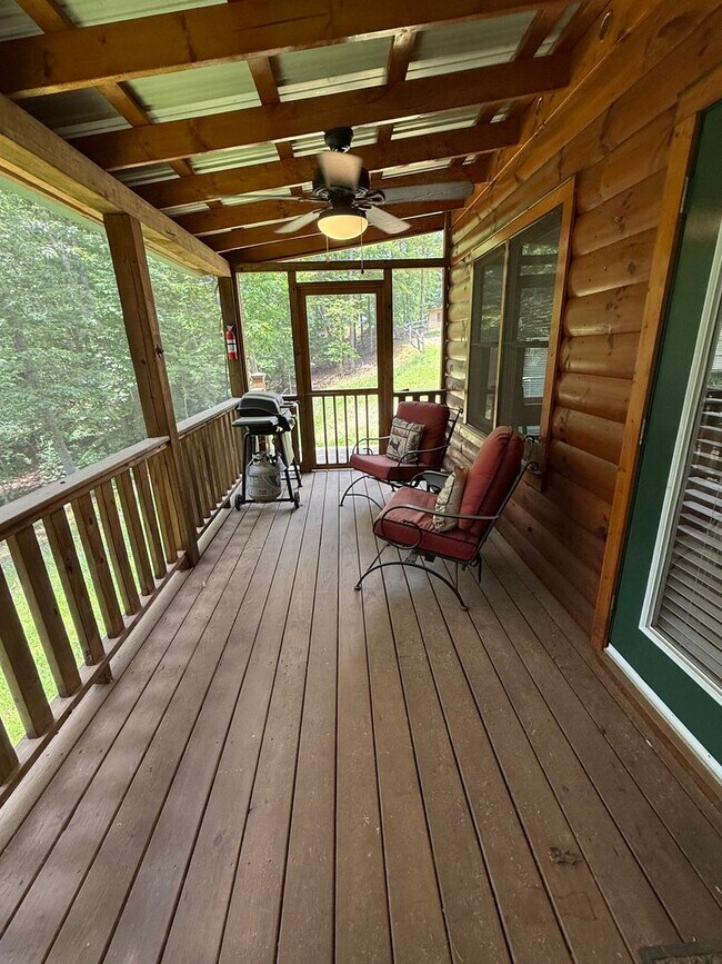 Building Photo - Laurel Oak Cabin