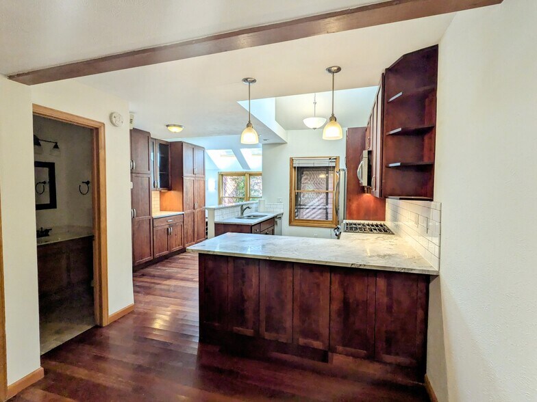 Building Photo - 3114 Bell Dr