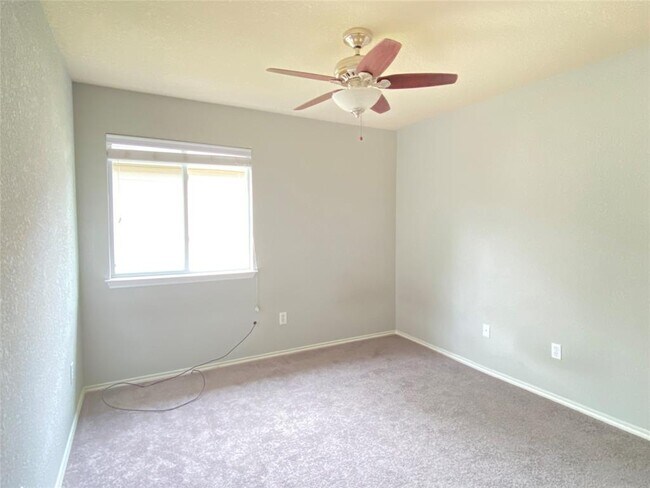 Building Photo - 321 Altamont St