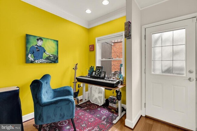 Building Photo - 1502 10th St NW