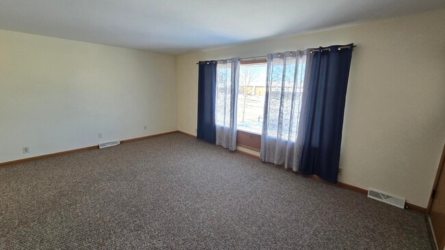 Building Photo - 11325 W Center St