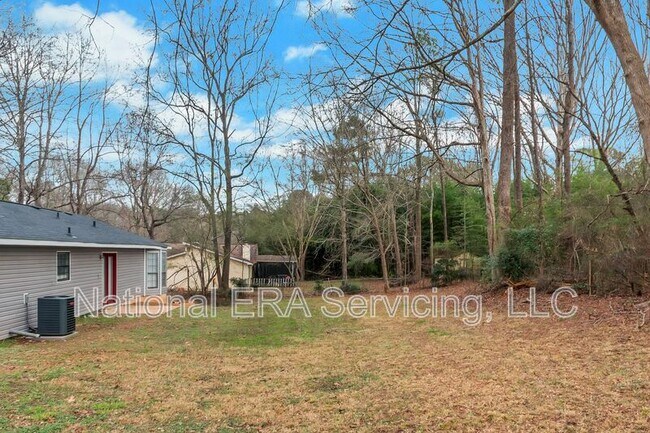 Building Photo - 321 Summerwood Ln