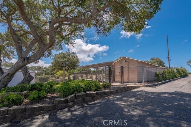 Building Photo - 688 Willow Rd