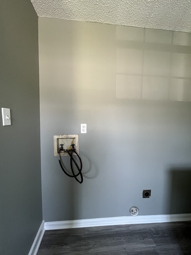 Building Photo - 315 Bledsoe Ave